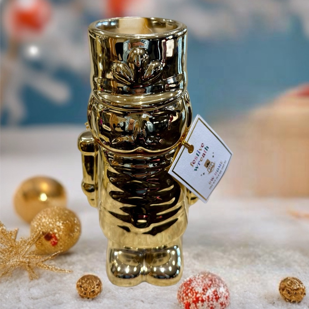 LAST ONE! NWT! DW HOME Christmas Festive Gold Nutcracker 10.2 Oz. Holiday Candle